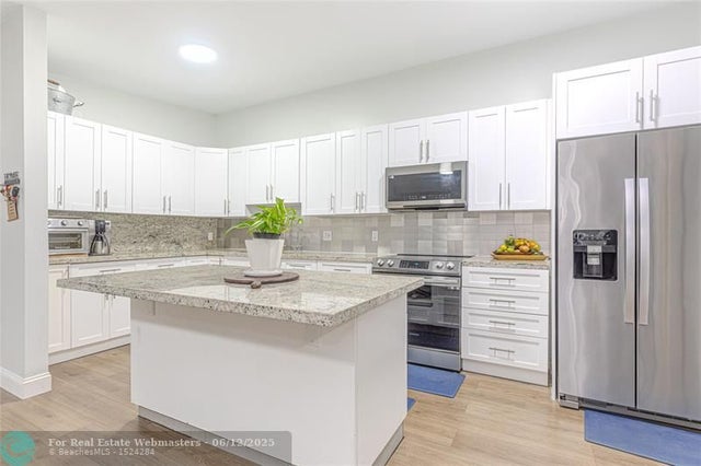 2 of 25 - 10675 W Clairmont Cir 202, Fort Lauderdale, FL