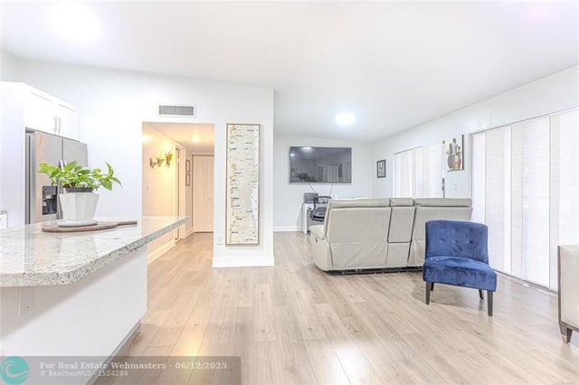 4 of 25 - 10675 W Clairmont Cir 202, Fort Lauderdale, FL