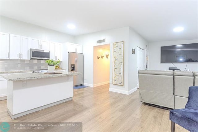 5 of 25 - 10675 W Clairmont Cir 202, Fort Lauderdale, FL