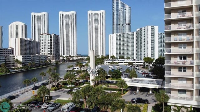 3 of 45 - 500 Bayview Dr 331, Sunny Isles Beach, FL