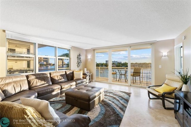 2 of 43 - 511 Bayshore Dr 501, Fort Lauderdale, FL