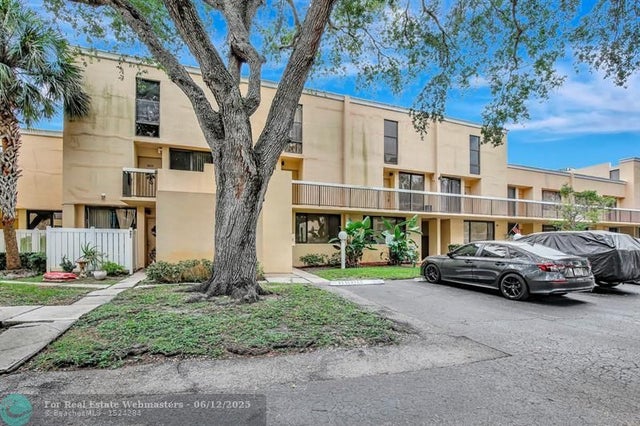 3 of 44 - 2821 Sw 87th Ave 811, Davie, FL