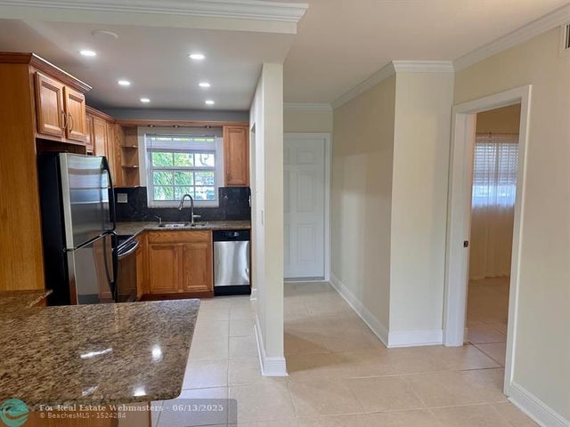 2 of 18 - 2901 Ne 51st St 10, Fort Lauderdale, FL