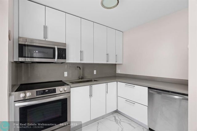 4 of 44 - 2400 Ne 9th St 501, Fort Lauderdale, FL