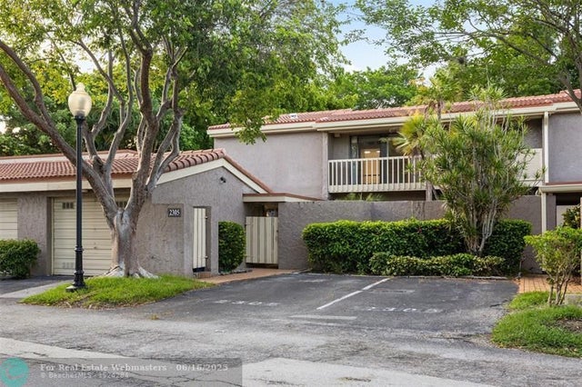 2305 Saint Andrews Rd 129, Hollywood