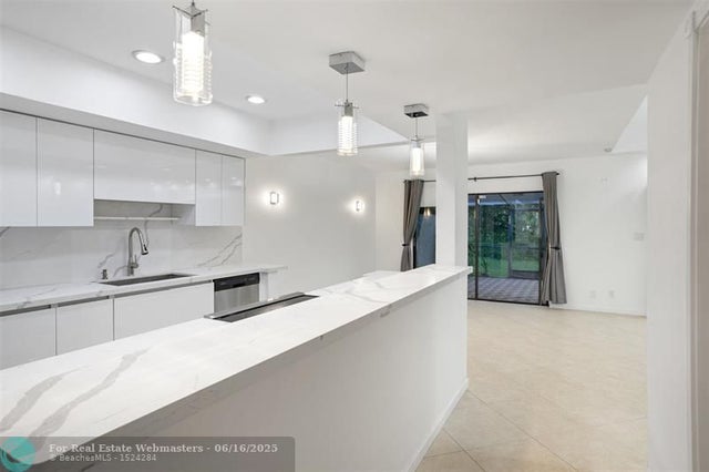 5 of 32 - 2305 Saint Andrews Rd 129, Hollywood, FL