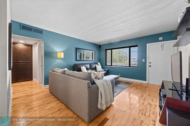 5 of 29 - 3847 S Circle Dr 11, Hollywood, FL