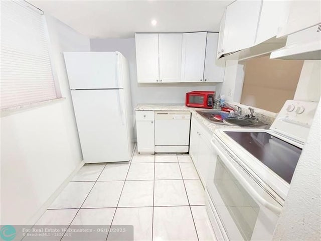 2 of 12 - 2800 Nw 56th Ave E102, Lauderhill, FL