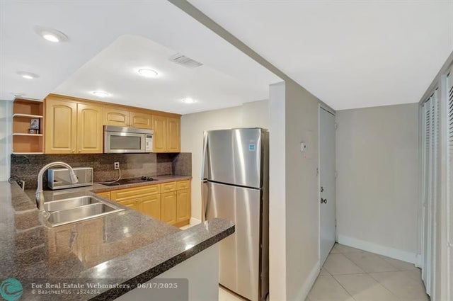 5 of 28 - 345 Ocean Drive 305, Miami Beach, FL