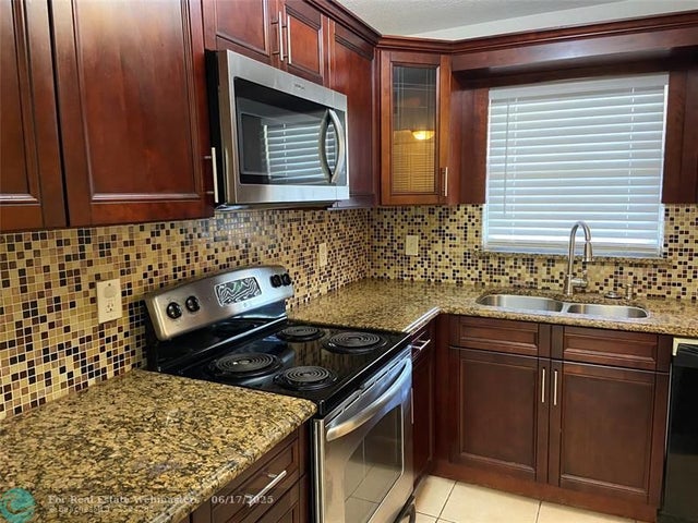 2 of 15 - 5080 Sw 64th Ave 202, Davie, FL