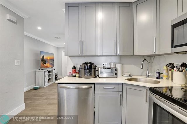 3 of 22 - 2609 Nw 9th Ave, Wilton Manors, FL