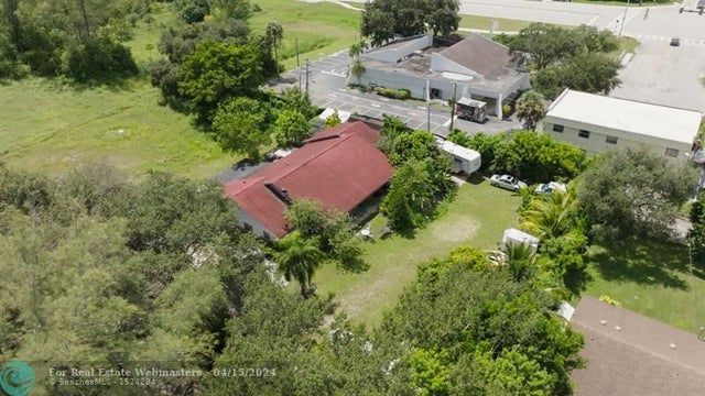 2 of 12 - 5600 Nw 76th Pl, Coconut Creek, FL
