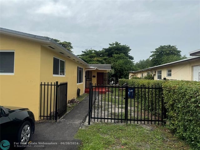 2 of 40 - 2986 Nw 91st St, Miami, FL