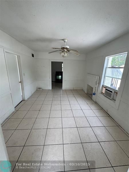2 of 13 - 201 N 17th St, Fort Pierce, FL