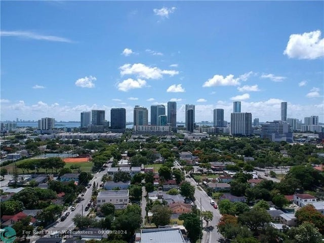 1 of 5 - 3308 Nw 3rd Ave, Miami, FL