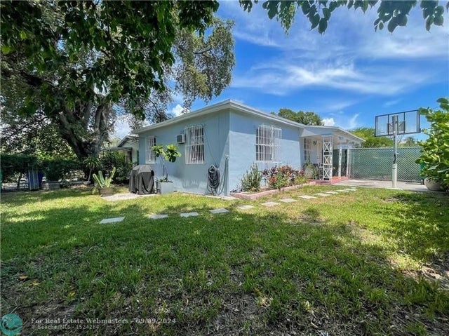 4 of 5 - 3308 Nw 3rd Ave, Miami, FL