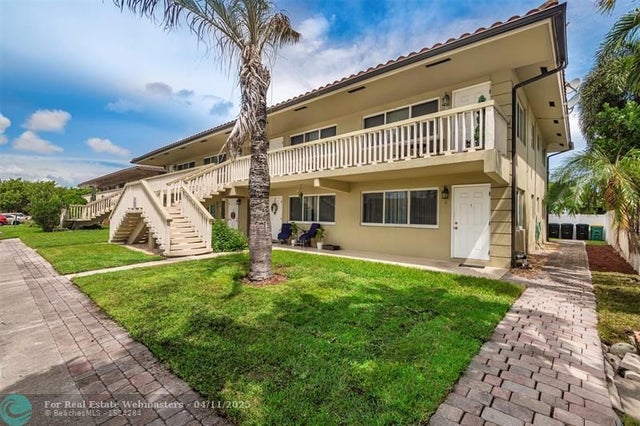 4 of 31 - 2131 Ne 40th Ct., Lighthouse Point, FL