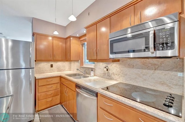4 of 55 - 5140 Ne 17th Ter, Fort Lauderdale, FL