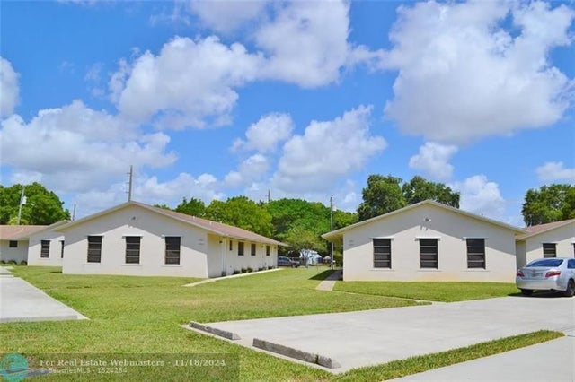 2 of 36 - 5907 N Tyler, Hollywood, FL