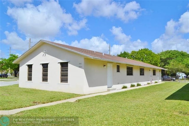 4 of 36 - 5907 N Tyler, Hollywood, FL
