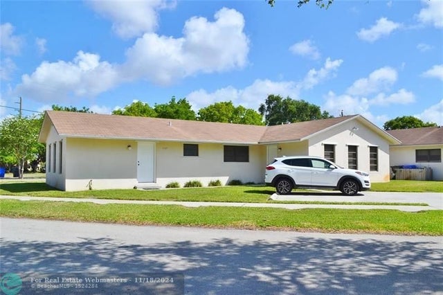 5 of 36 - 5907 N Tyler, Hollywood, FL