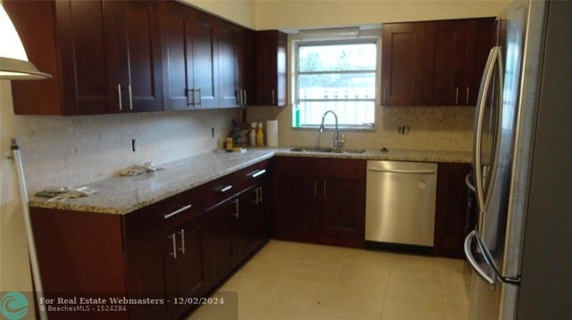 2 of 10 - 1215 Ne 18th Ave, Fort Lauderdale, FL