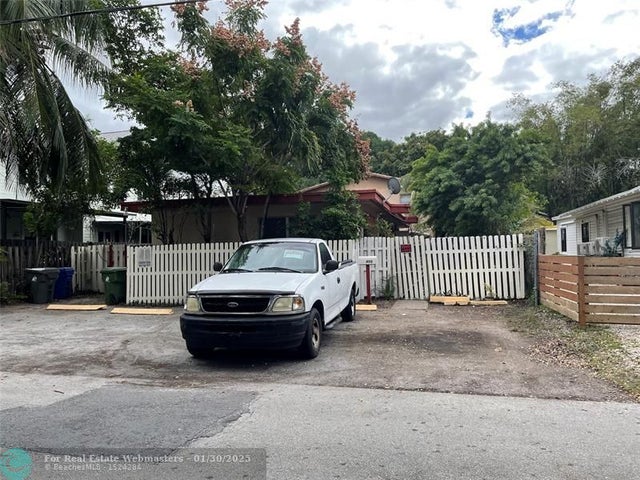 4 of 10 - 912 Sw 2nd St, Fort Lauderdale, FL