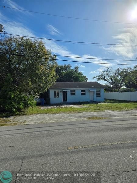 2 of 3 - 1262 Ne 34th Ct, Oakland Park, FL