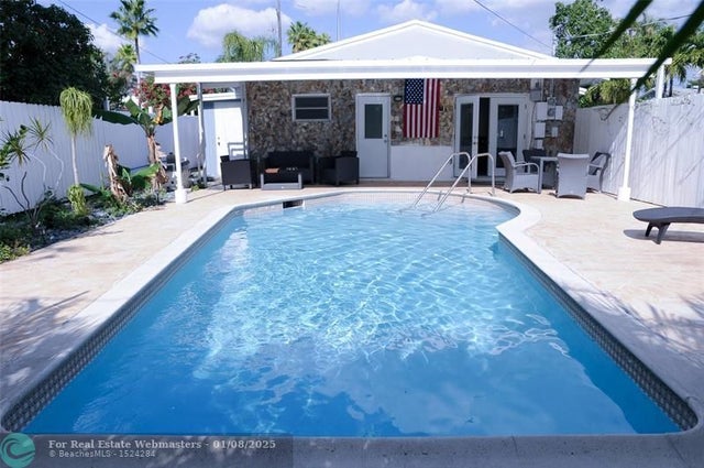 1 of 31 - 29 Ne 3rd St, Dania, FL