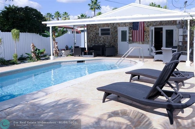 2 of 31 - 29 Ne 3rd St, Dania, FL