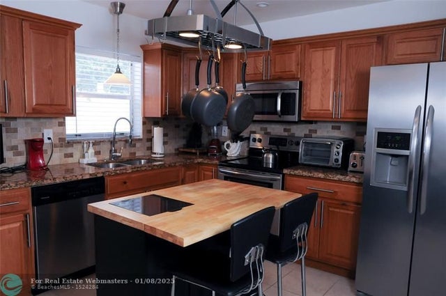 5 of 31 - 29 Ne 3rd St, Dania, FL