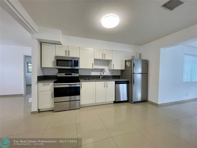 5 of 27 - 35 Ne 3rd St, Dania, FL