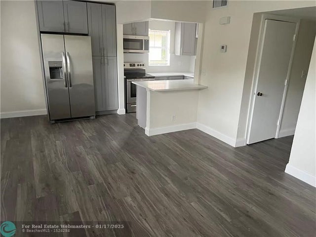 4 of 100 - 11410 Nw 39th St, Coral Springs, FL