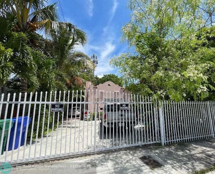 675 Nw 34th St, Miami