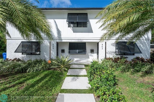 1 of 74 - 807 Sw 14th Ct, Fort Lauderdale, FL