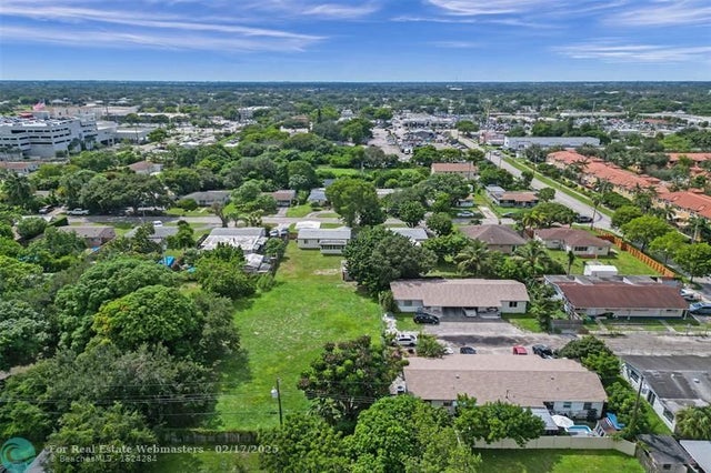 4 of 12 - 5808 W Park Rd, Hollywood, FL
