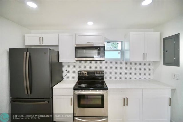 5 of 26 - 2205 A E Isaacs Ave, West Palm Beach, FL