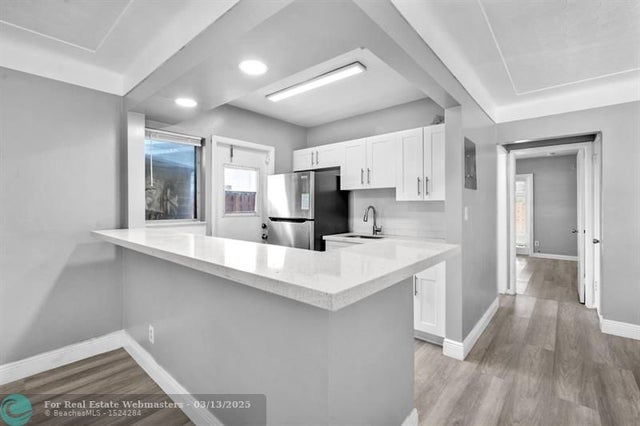 1 of 33 - 1925 Ne 26th St, Wilton Manors, FL