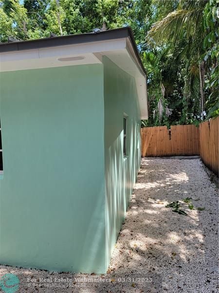 4 of 18 - 1010 Nw 3rd Ave, Hallandale, FL