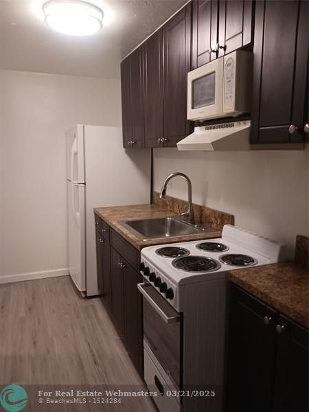 5 of 15 - 24 Sw 13th St, Dania, FL
