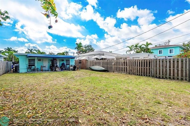 3 of 38 - 924-926 N 16th Ave, Hollywood, FL