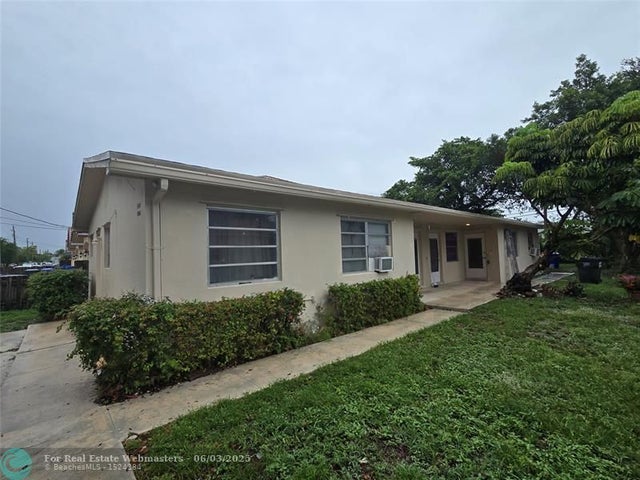 1 of 8 - 5805 Lincoln St, Hollywood, FL