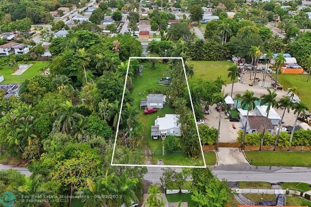 1 of 10 - 477 Ne 154th St, Miami, FL