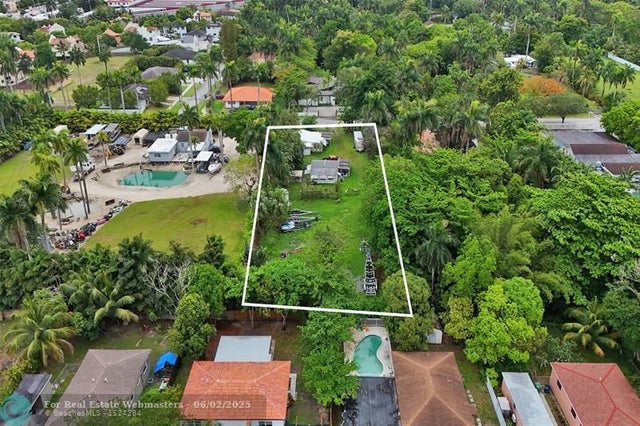 5 of 10 - 477 Ne 154th St, Miami, FL