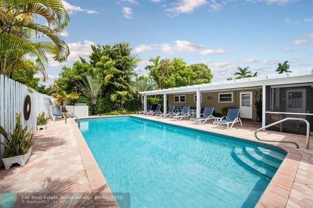 3 of 35 - 2667 Ne 32nd St, Fort Lauderdale, FL