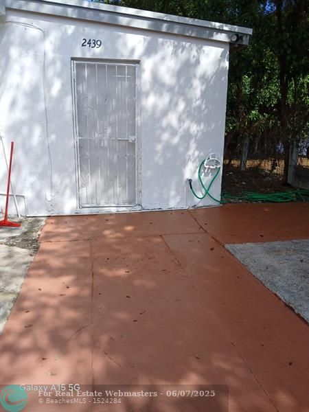 4 of 26 - 2441 Nw 104th St, Miami, FL
