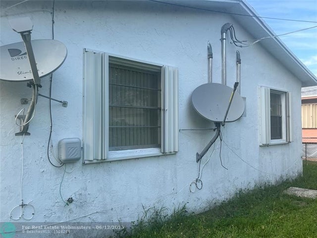 5 of 7 - 6332-6334 Polk St, Hollywood, FL