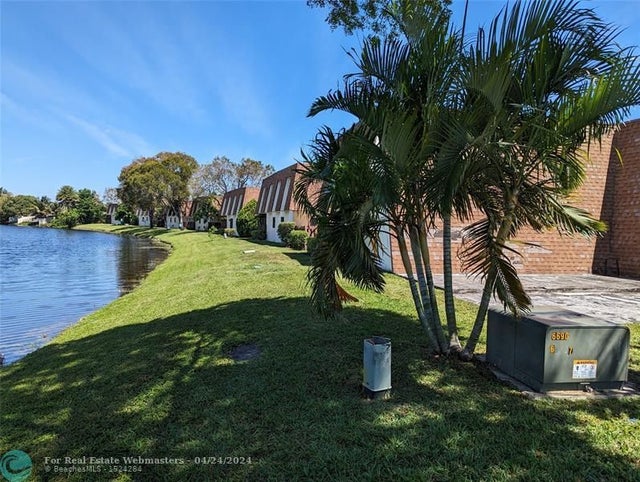 1 of 2 - 136 San Remo Blvd, North Lauderdale, FL