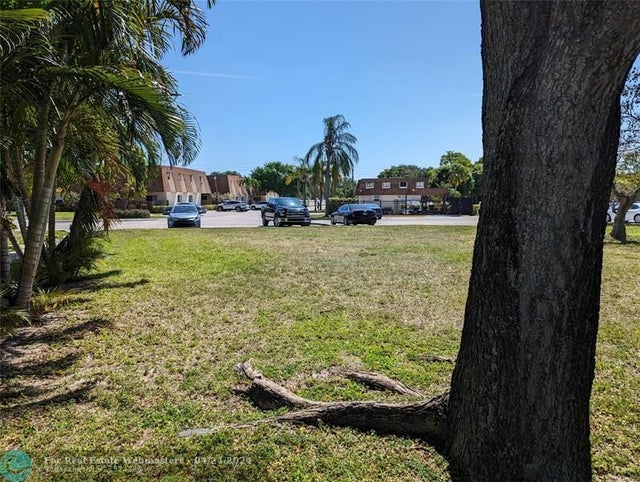2 of 2 - 136 San Remo Blvd, North Lauderdale, FL