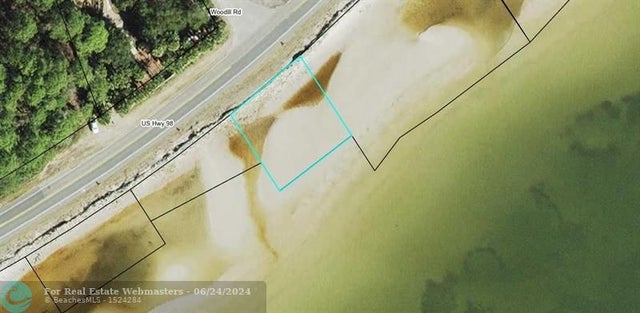 1 of 5 - 2202 Hwy 98 E, Carrabelle, FL